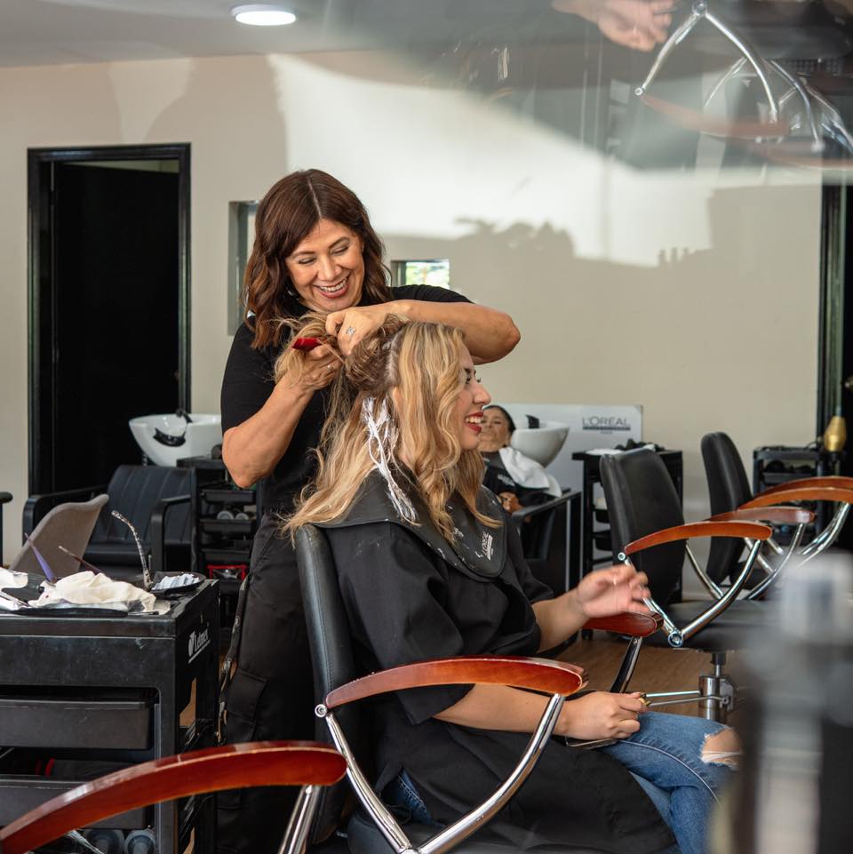 Servicio profesional de coloración capilar