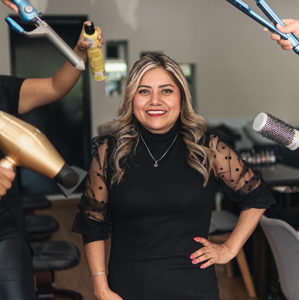Estilista profesional en New Look Hair Salon